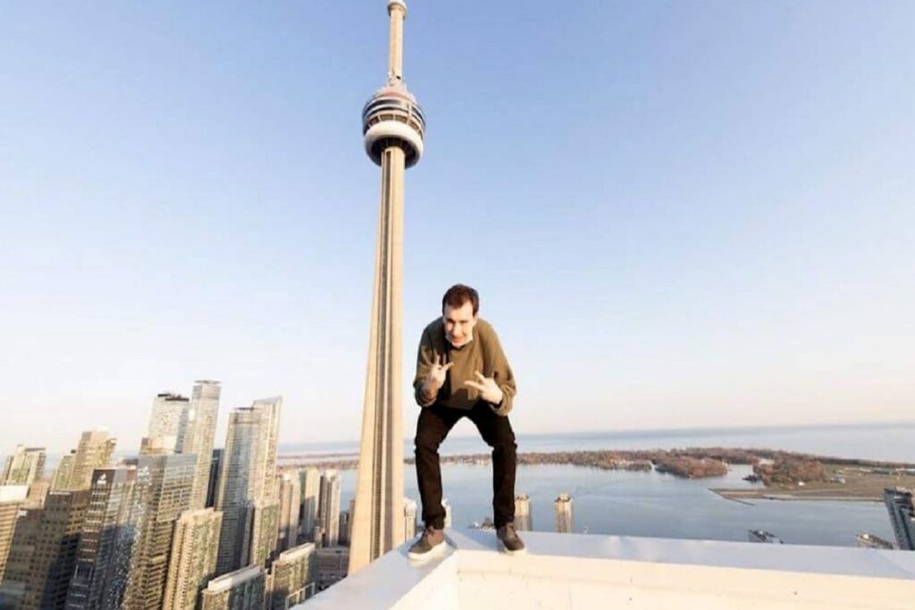 Toronto Rooftopper Death, Conrad Rybicki Obituary, 22-Year-Old Toronto Man Dies Rooftopping Warn Others After Son Plunges to His Death